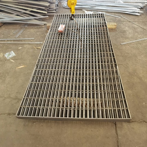 鋼格柵鋼格板G403/30/100：防滑、防腐與高強(qiáng)度