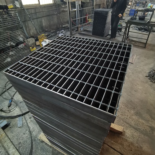 高空塔架平臺鋼格柵板技術揭秘