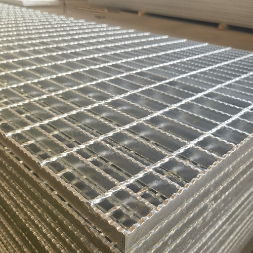 鋼格板在平臺中的應用與耐用性優勢