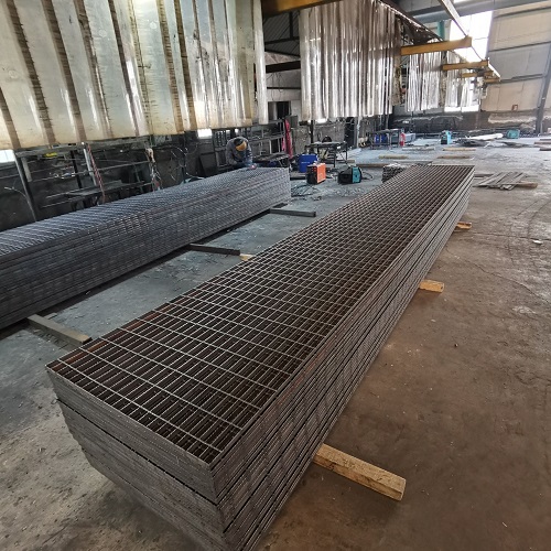 客戶案例：某工廠因貪便宜買劣質鋼格板，損失超百萬！