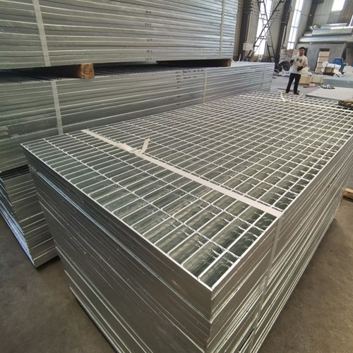 鋼格柵知識科普：材質(zhì)、規(guī)格如何影響使用效果？