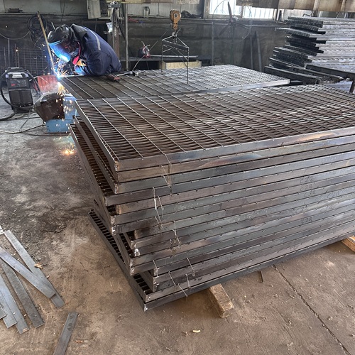 鋼格柵板為什么容易生銹？原因在這里